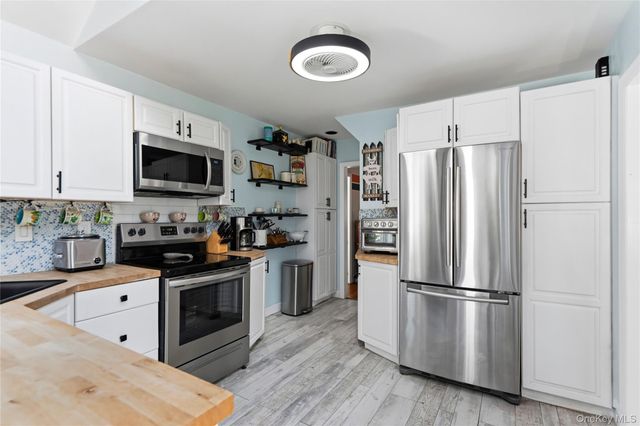 19 Westbridge Drive, Babylon, NY 11702