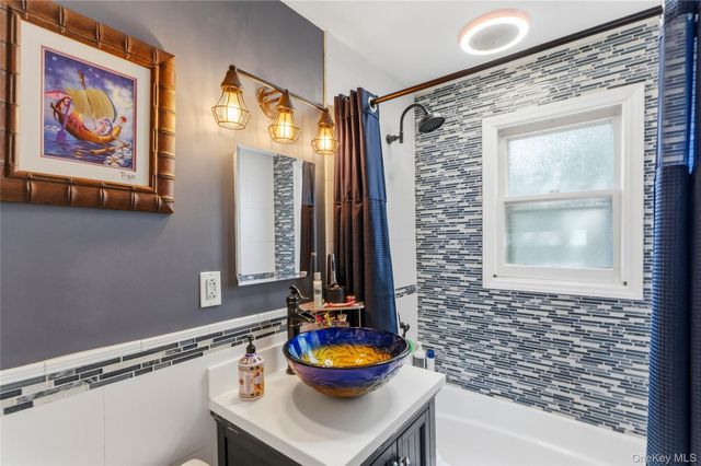 19 Westbridge Drive, Babylon, NY 11702