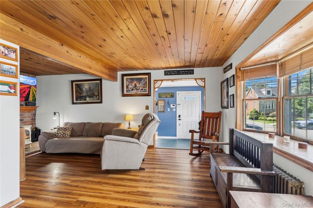 19 Westbridge Drive, Babylon, NY 11702