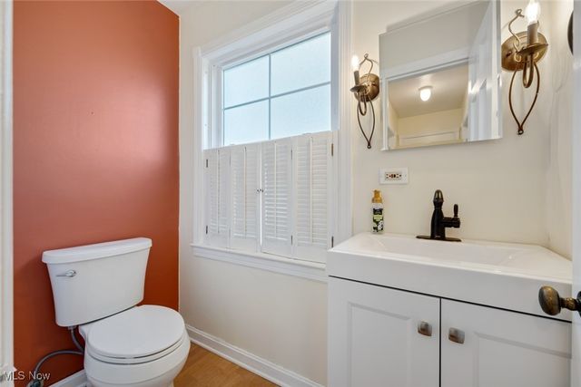 1532 Parkwood Road, Lakewood, OH 44107