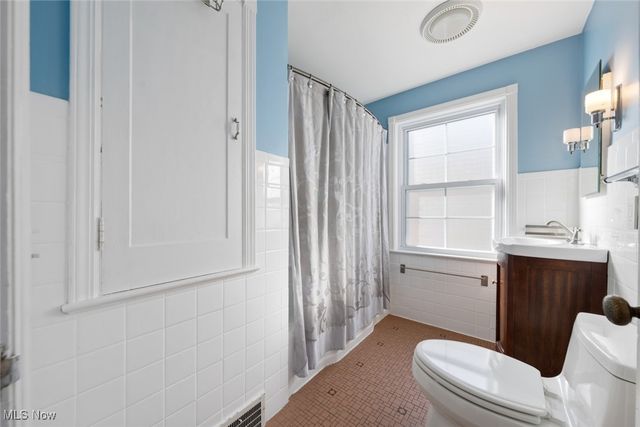 1532 Parkwood Road, Lakewood, OH 44107