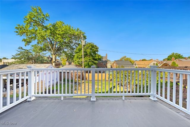 1532 Parkwood Road, Lakewood, OH 44107