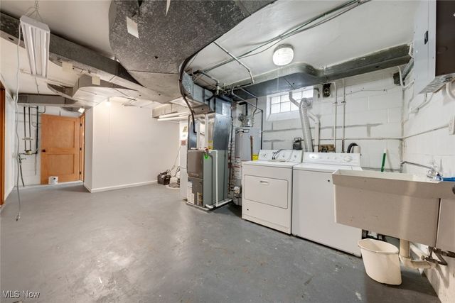 1532 Parkwood Road, Lakewood, OH 44107