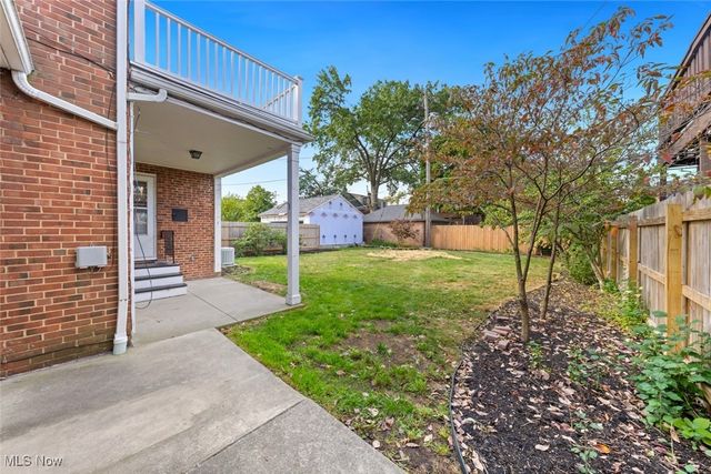 1532 Parkwood Road, Lakewood, OH 44107