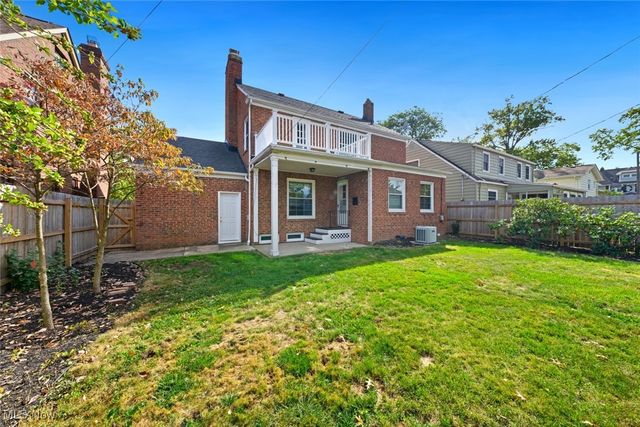 1532 Parkwood Road, Lakewood, OH 44107