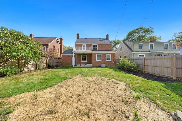 1532 Parkwood Road, Lakewood, OH 44107