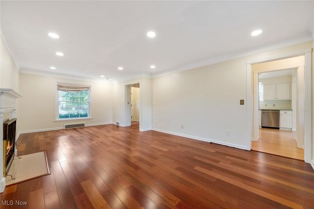 1532 Parkwood Road, Lakewood, OH 44107