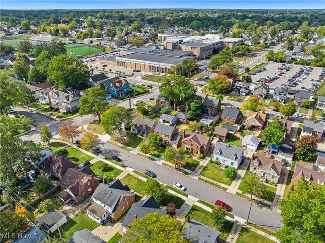 1532 Parkwood Road, Lakewood, OH 44107