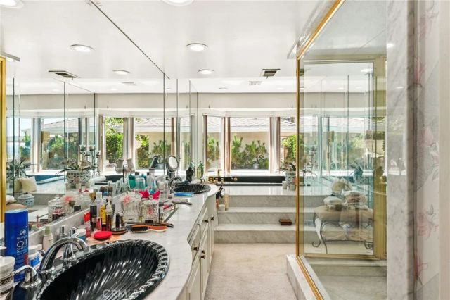 4160 Don Jose Drive, Los Angeles, CA 90008