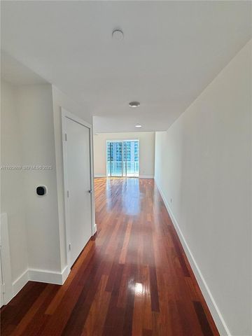 1060 Brickell Ave 4103, Miami, FL 33131