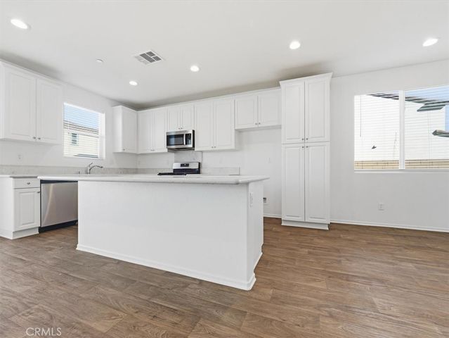 12338 Pinos Verde, Victorville, CA 92392