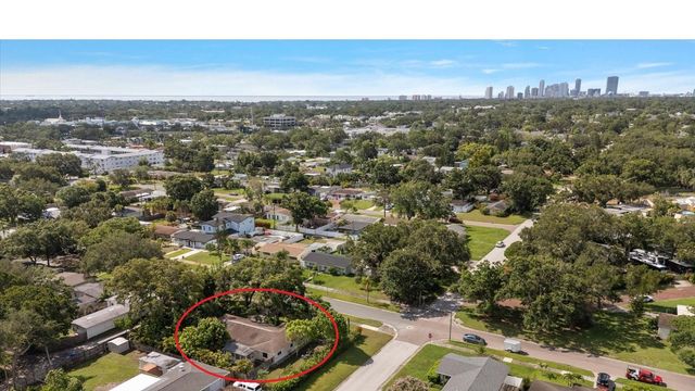 655 42ND AVENUE N, St Petersburg, FL 33703