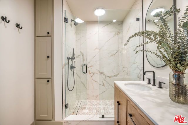 1033 Havenhurst Dr, West Hollywood, CA 90046