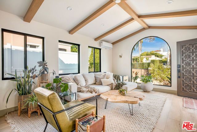 1033 Havenhurst Dr, West Hollywood, CA 90046