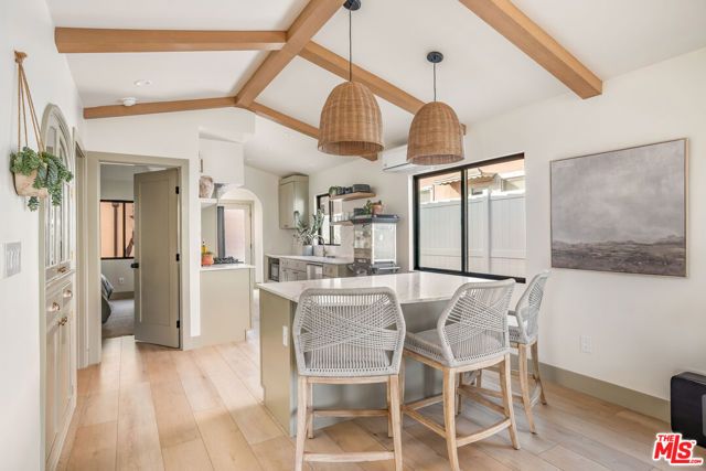 1033 Havenhurst Dr, West Hollywood, CA 90046