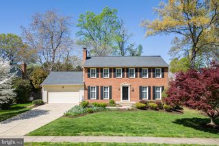 8306 CROWN COURT RD, Alexandria, VA 22308