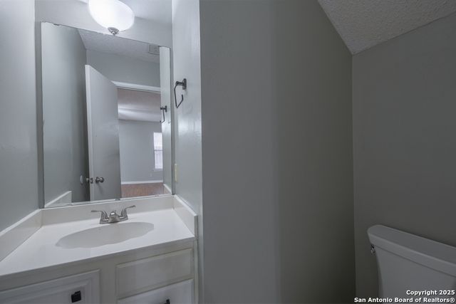 8018 Copper Trail Dr, San Antonio, TX 78244