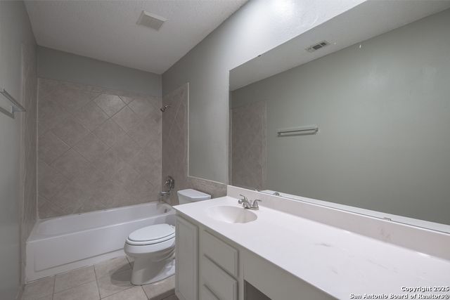 8018 Copper Trail Dr, San Antonio, TX 78244