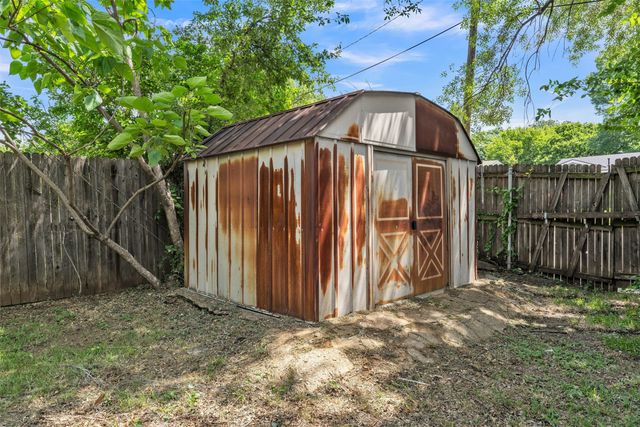 1801 Anderson Street, Irving, TX 75062