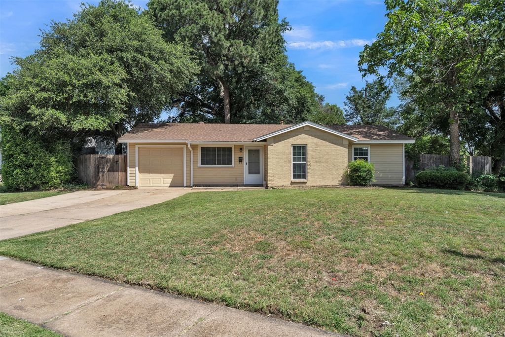 1801 Anderson Street, Irving, TX 75062