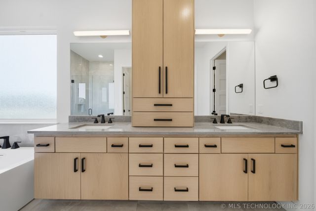 2347 E 135th Drive S, Bixby, OK 74008