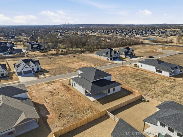 2347 E 135th Drive S, Bixby, OK 74008