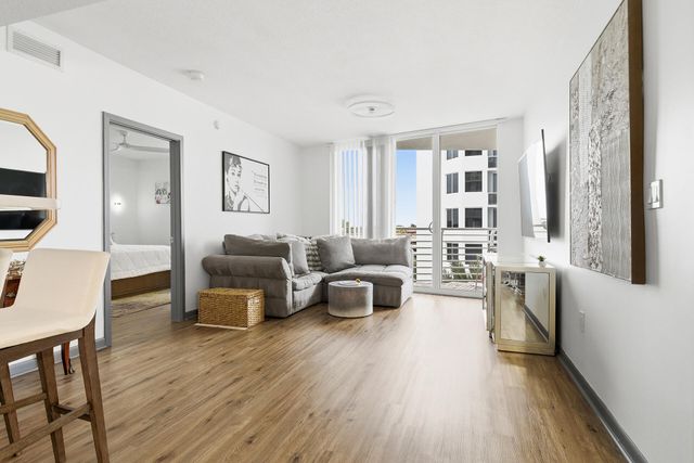 1551 N Flagler Drive 605, West Palm Beach, FL 33401