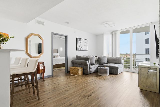 1551 N Flagler Drive 605, West Palm Beach, FL 33401