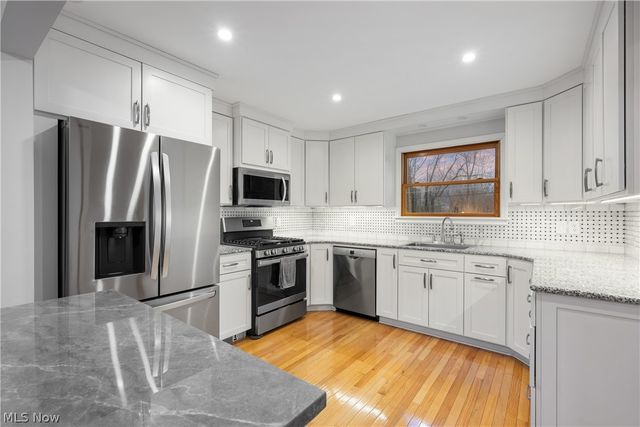 800 Emerson Avenue NW, North Canton, OH 44720