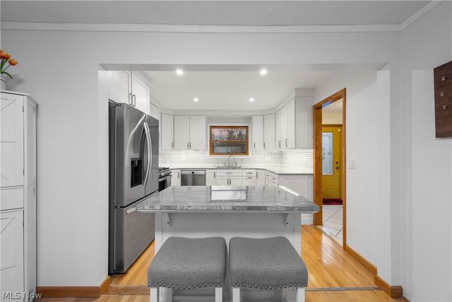 800 Emerson Avenue NW, North Canton, OH 44720