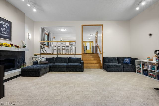 800 Emerson Avenue NW, North Canton, OH 44720