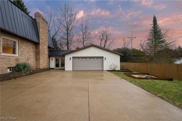 800 Emerson Avenue NW, North Canton, OH 44720