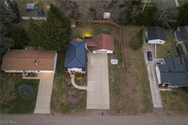 800 Emerson Avenue NW, North Canton, OH 44720