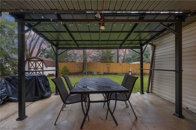 800 Emerson Avenue NW, North Canton, OH 44720