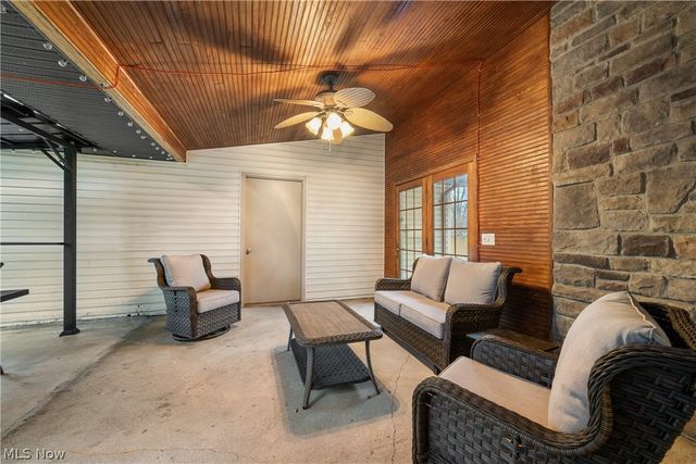 800 Emerson Avenue NW, North Canton, OH 44720