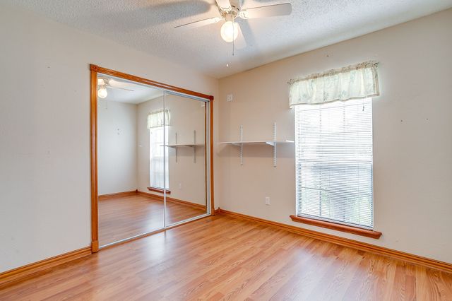 6820 Glenwood Drive, North Richland Hills, TX 76182