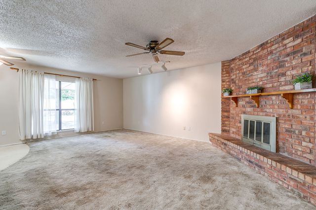 6820 Glenwood Drive, North Richland Hills, TX 76182