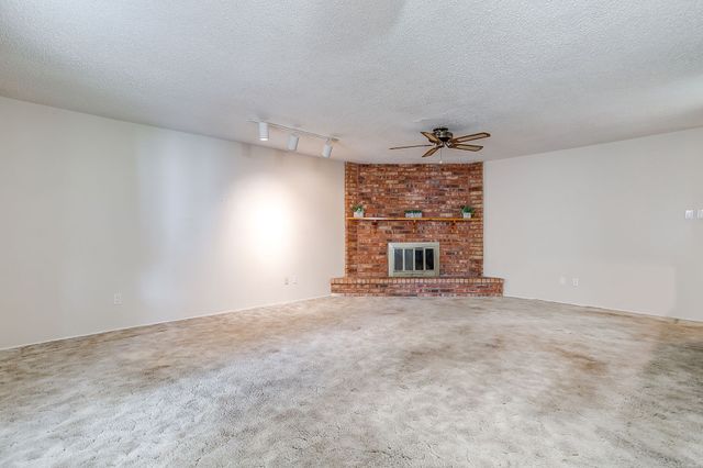 6820 Glenwood Drive, North Richland Hills, TX 76182