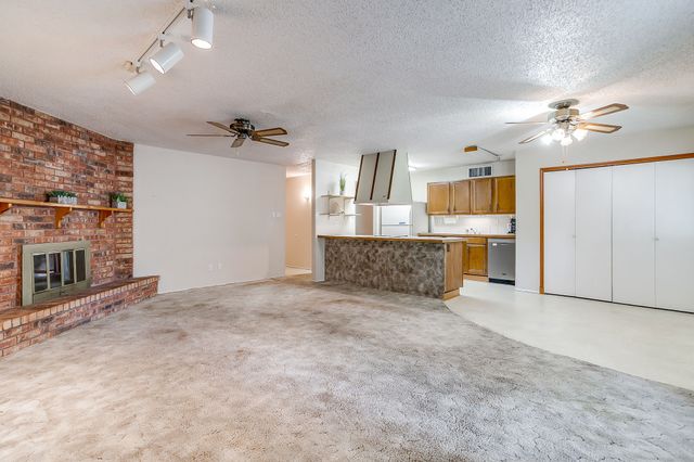 6820 Glenwood Drive, North Richland Hills, TX 76182