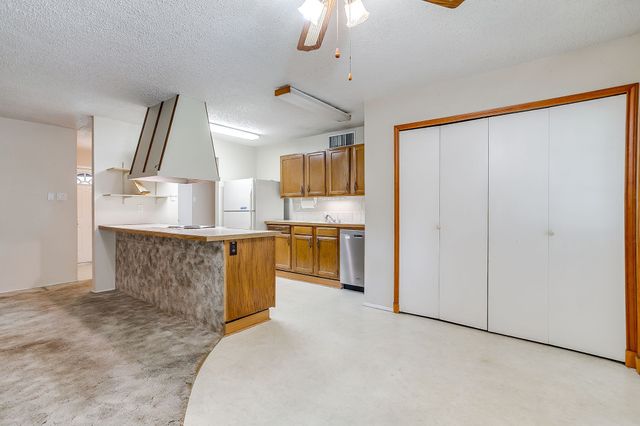 6820 Glenwood Drive, North Richland Hills, TX 76182