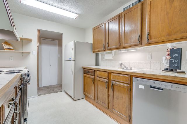6820 Glenwood Drive, North Richland Hills, TX 76182