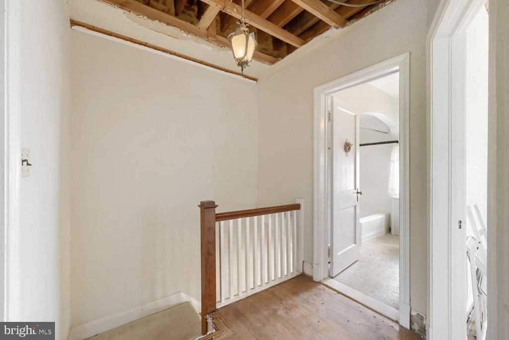 Image 12 of property listing at 2411 FAIRWAY, Baltimore, MD 21222