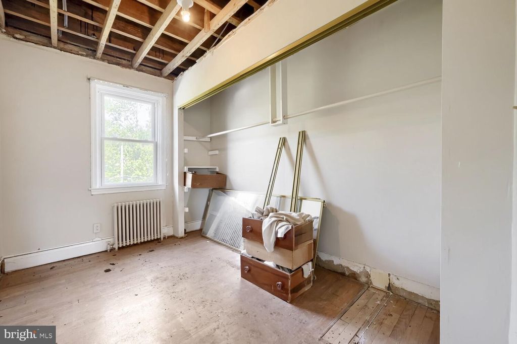 Image 14 of property listing at 2411 FAIRWAY, Baltimore, MD 21222
