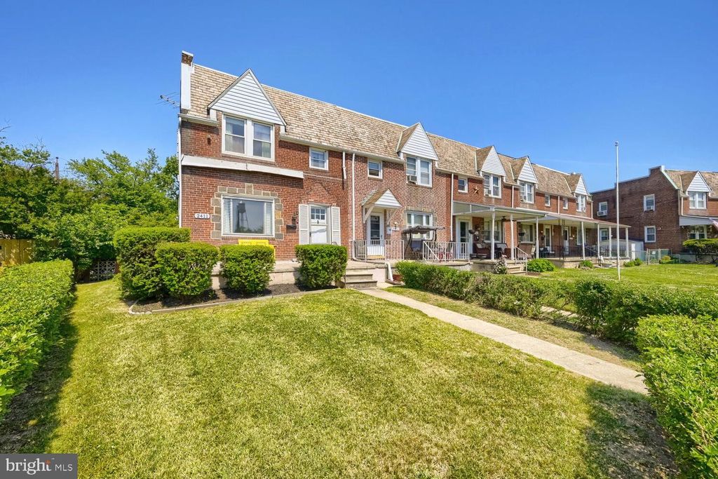 Image 2 of property listing at 2411 FAIRWAY, Baltimore, MD 21222