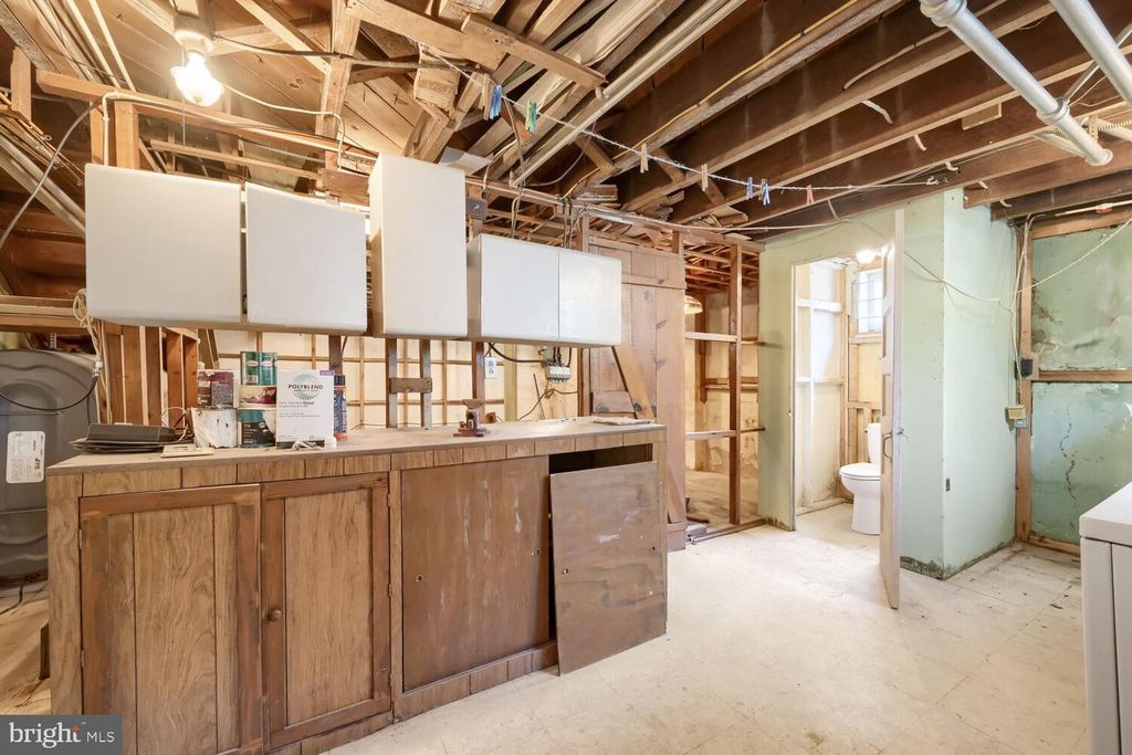 Image 21 of property listing at 2411 FAIRWAY, Baltimore, MD 21222