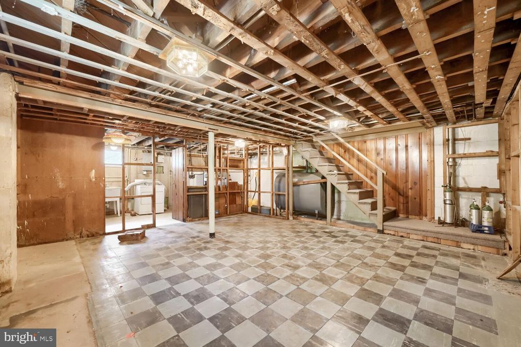 Image 22 of property listing at 2411 FAIRWAY, Baltimore, MD 21222