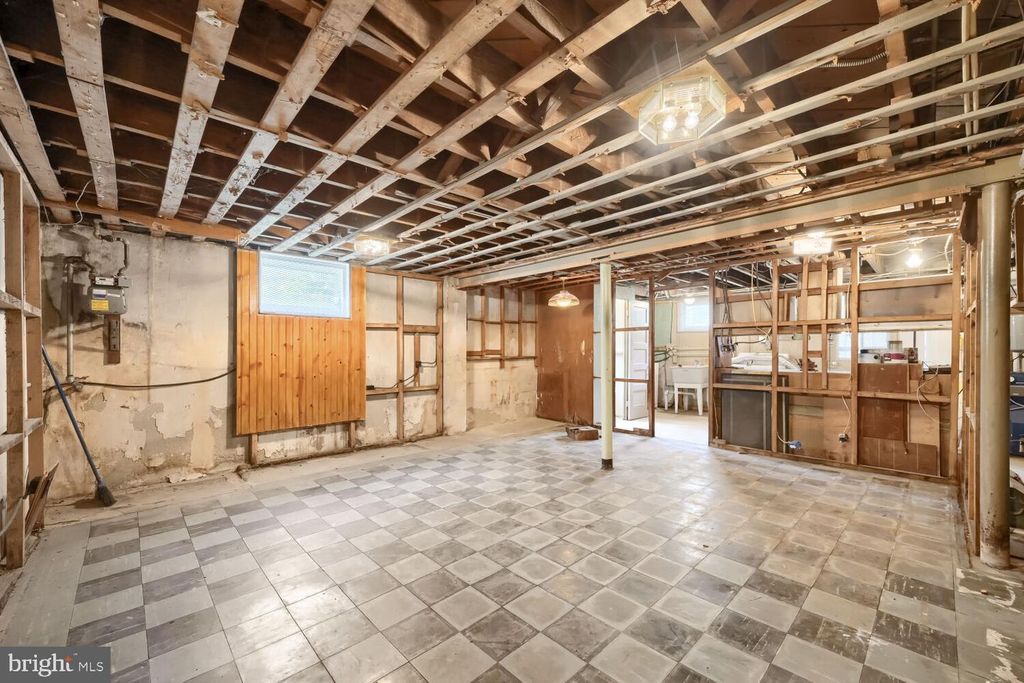 Image 23 of property listing at 2411 FAIRWAY, Baltimore, MD 21222