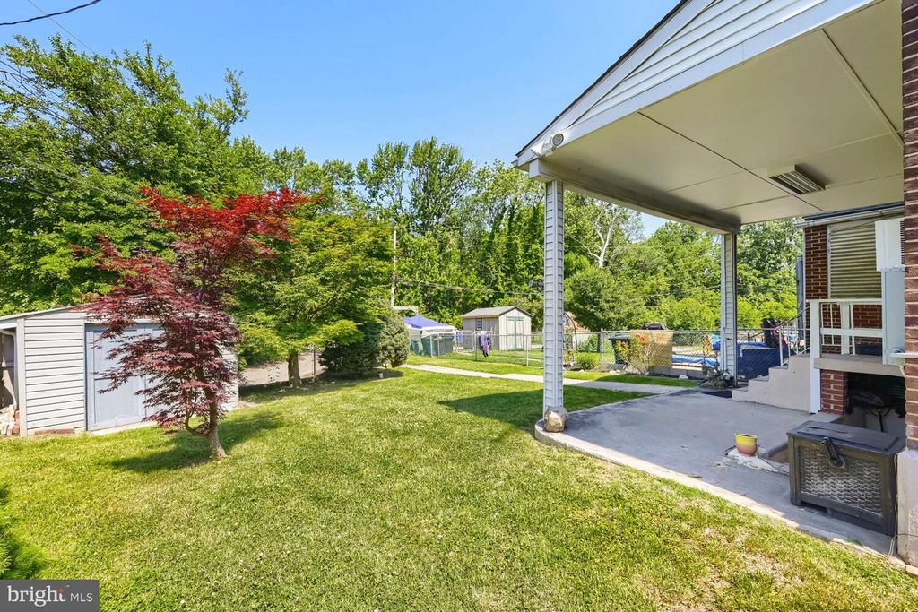Image 26 of property listing at 2411 FAIRWAY, Baltimore, MD 21222