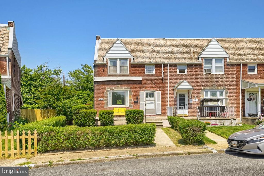 Image 4 of property listing at 2411 FAIRWAY, Baltimore, MD 21222