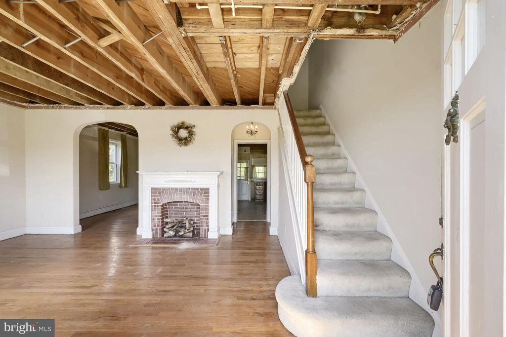 Image 5 of property listing at 2411 FAIRWAY, Baltimore, MD 21222